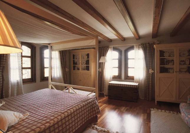 Espaciosas habitaciones en Hotel Wellness El Castell de Ciutat. Disfruta  nuestro Spa y Masaje en Lleida